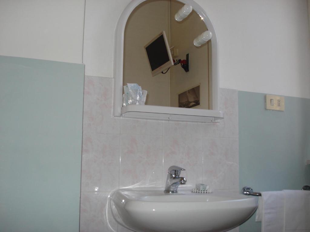Hotel Ely Βιαρέτζιο Δωμάτιο φωτογραφία