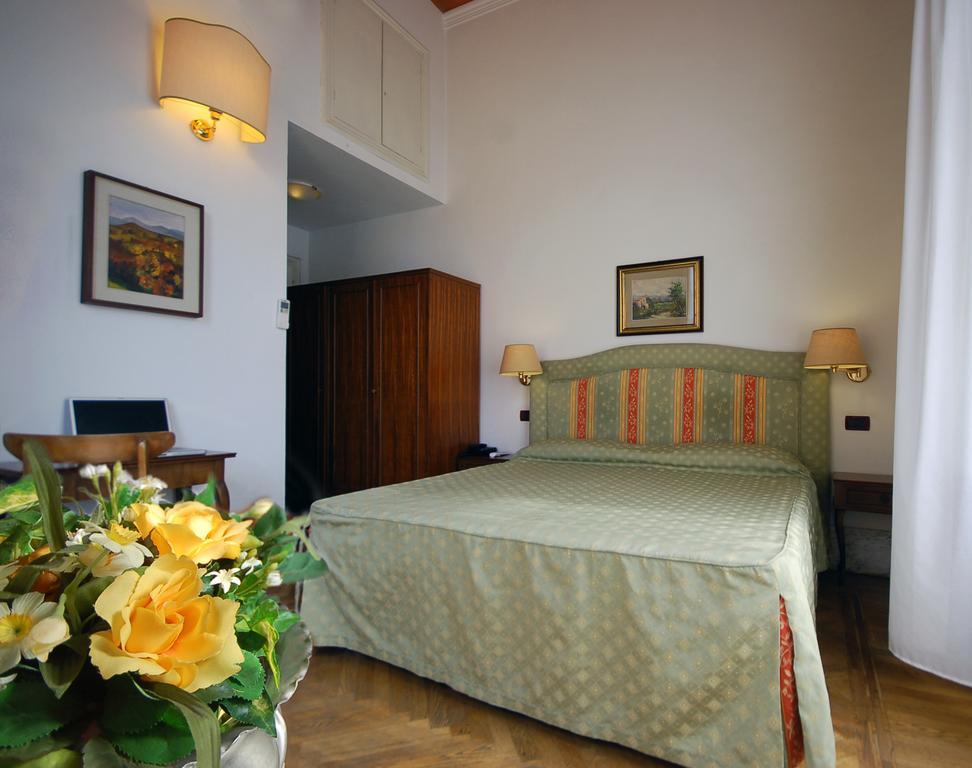 Hotel Ely Βιαρέτζιο Δωμάτιο φωτογραφία
